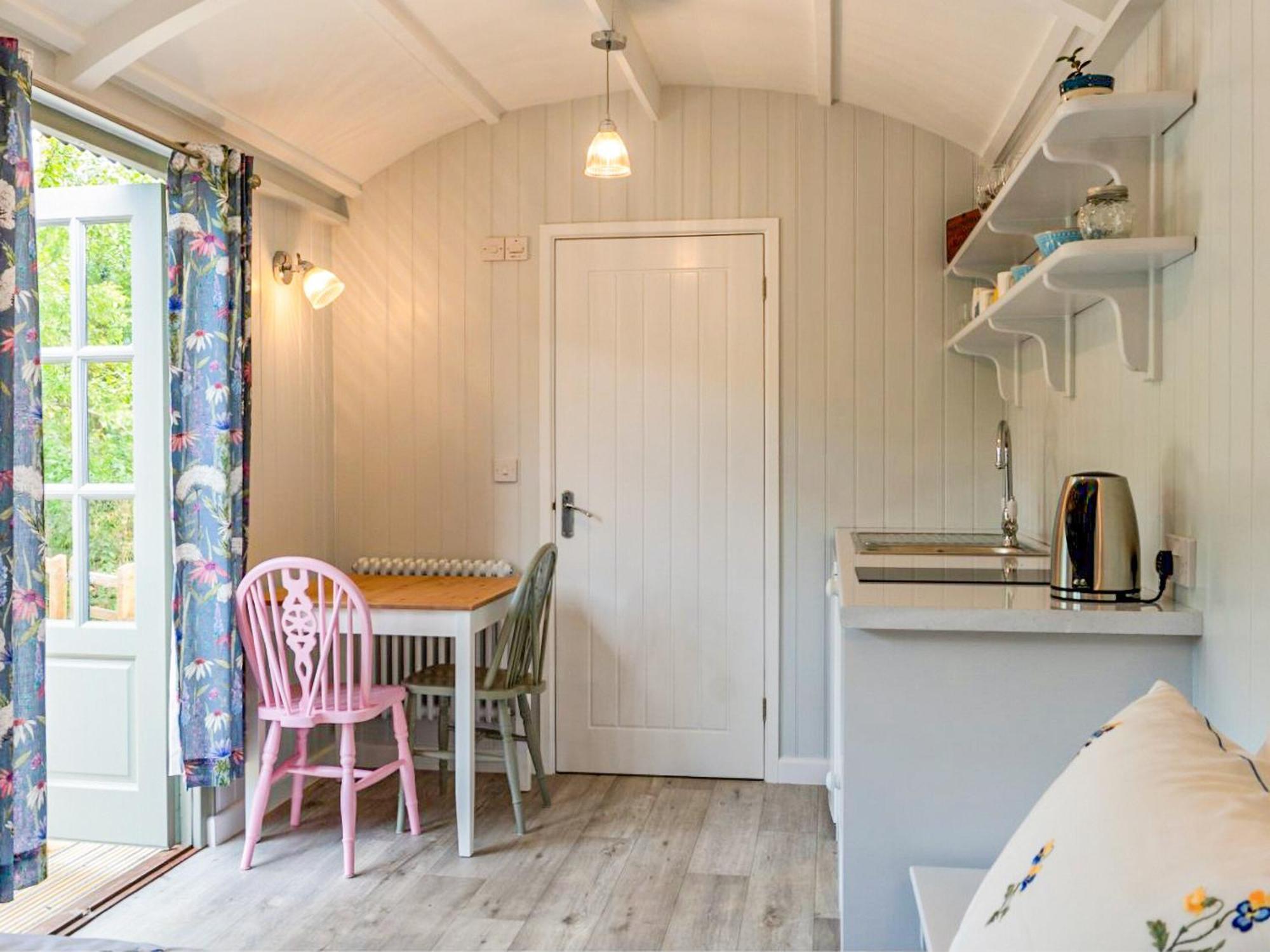 Fig Tree Shepherds Hut บริดพอร์ต ภายนอก รูปภาพ